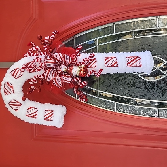 Handmade Christmas Candy Cane Wreath - Picture 5 of 6